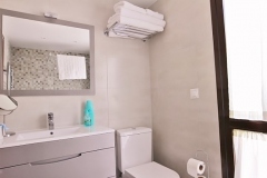 1_Eva-3-shower-room